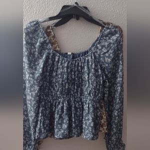 NWT! Planet heart peasant flowered blue blouse long sleeves sm sz/junior.